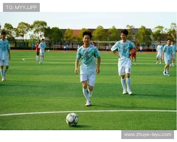 绿茵争锋即将上演 谁将问鼎本周足球盛宴精彩对决 绿茵争锋即将上演 谁将问鼎本周足球盛宴精彩对决